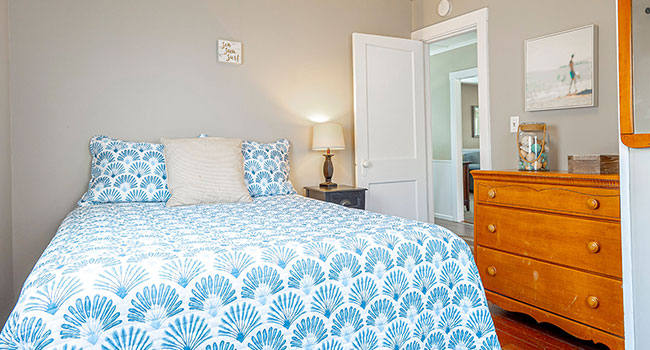 Cottage bedroom